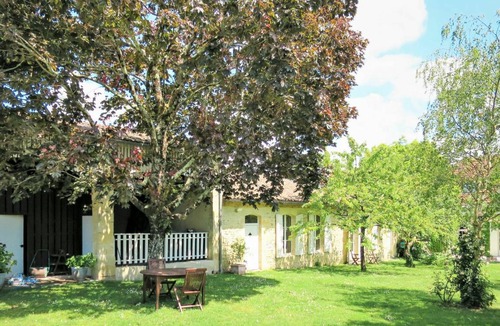 Vertheuil Other | 80 m² Accommodation ∙ 1 bedroom ∙ 4 guests