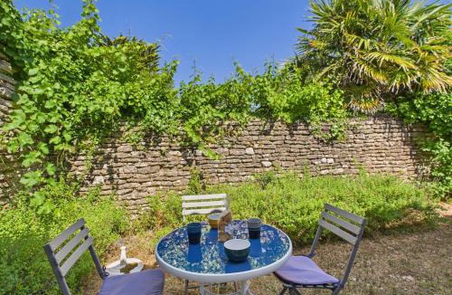 Les Portes-en-Re House | 800 m de la plage, jardin, maison pour 4