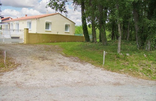 Breuillet Apartment | 82 m² Apartment ∙ 2 bedrooms ∙ 5 guests