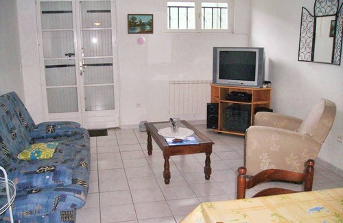 Breuillet Apartment | 82 m² Apartment ∙ 2 bedrooms ∙ 5 guests