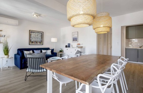 Saint-Jean-de-Luz City Center Apartment | 85 m² Apartment ∙ 2 bedrooms ∙ 8 guests