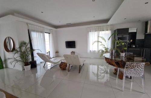 Chasseneuil-du-Poitou House | 85 m² House ∙ 2 bedrooms ∙ 4 guests