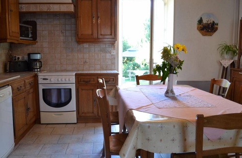 Saint-Genis-d'Hiersac Cottage | 85 m² Cabin ∙ 2 bedrooms ∙ 5 guests