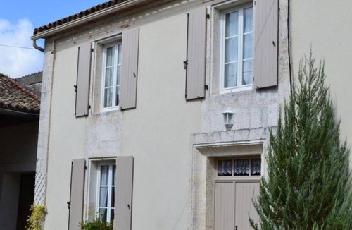 Saint-Genis-d'Hiersac Cottage | 85 m² Cabin ∙ 2 bedrooms ∙ 5 guests