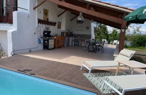 Aiguillon House | 88 m² House ∙ 2 bedrooms ∙ 4 guests