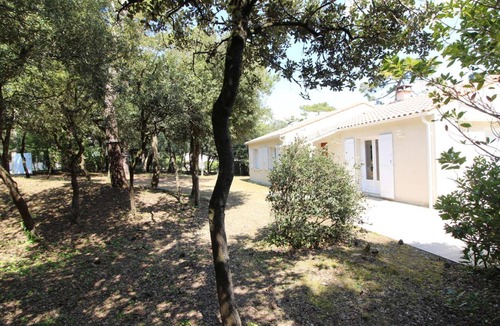 Domino House | 89 m² House ∙ 3 bedrooms ∙ 6 guests