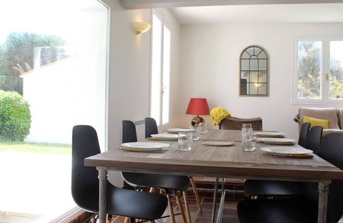 Domino House | 90 m² House ∙ 3 bedrooms ∙ 6 guests