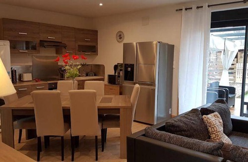 Saint-Vincent-de-Cosse House | 90 m² House ∙ 2 bedrooms ∙ 4 guests