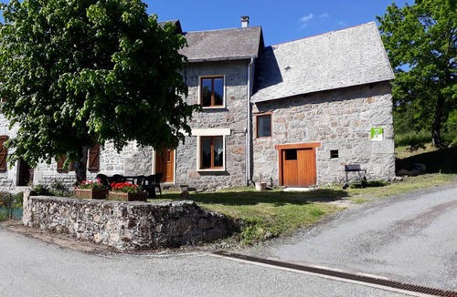 Alleyrat House | 90 m² Gîte ∙ 2 bedrooms ∙ 4 guests