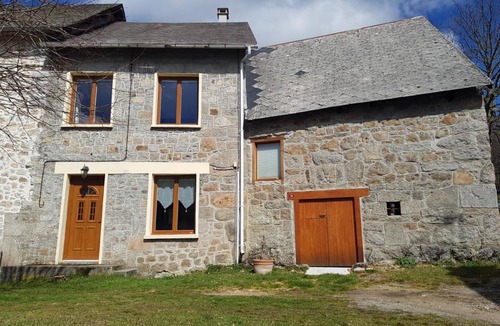 Alleyrat House | 90 m² Gîte ∙ 2 bedrooms ∙ 4 guests