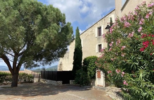 Sablet House | 90 m² House ∙ 1 bedroom ∙ 2 guests
