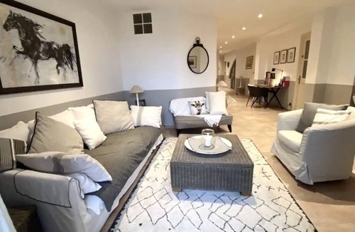 Sablet House | 90 m² House ∙ 1 bedroom ∙ 2 guests