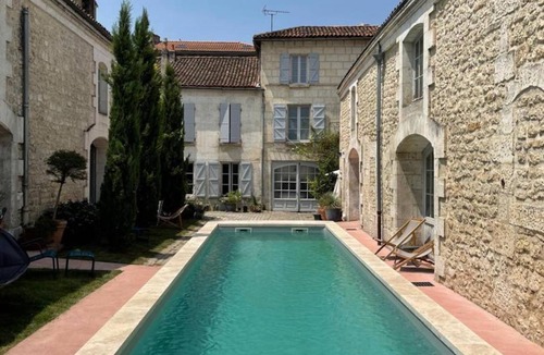 Angouleme Apartment | 95 m² Apartment ∙ 2 bedrooms ∙ 5 guests