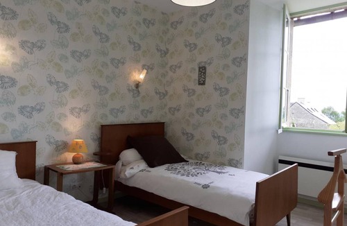 Saint-Robert House | 95 m² Gîte ∙ 3 bedrooms ∙ 6 guests