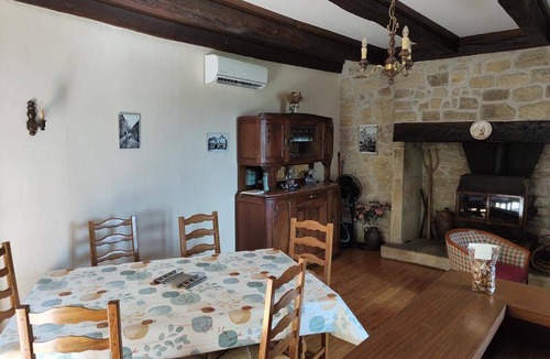 Saint-Robert House | 95 m² Gîte ∙ 3 bedrooms ∙ 6 guests