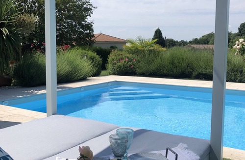 Charente Cottage | A comfortable and quiet gîte with private pool, wellness massages 🌺