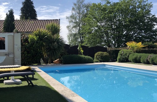 Charente Cottage | A comfortable and quiet gîte with private pool, wellness massages 🌺