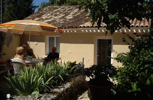 Bellevigne Cottage | A hidden gem, set within a pretty walled garden 3 Bed, 2 bathooms