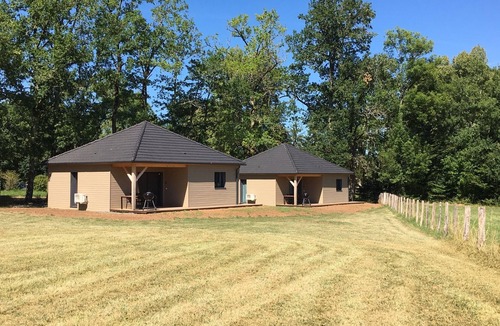 Varetz Ski Chalet | A HOME JUST FOR YOU, CLOSE TO ALL AMENITIES!