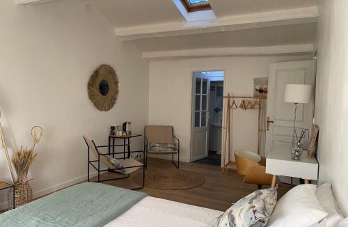 Longeves House | A l'ombre du figuier