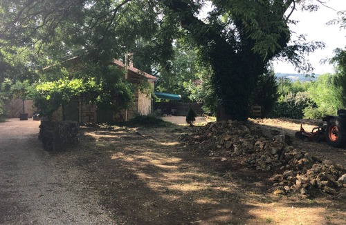 Fumel Cottage | A lovely cottage where guests are in a quiet place completely private.