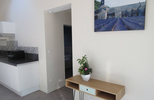 Le Barroux Apartment | A nice gite in a pleasant and calm guest house at le Barroux - Provence