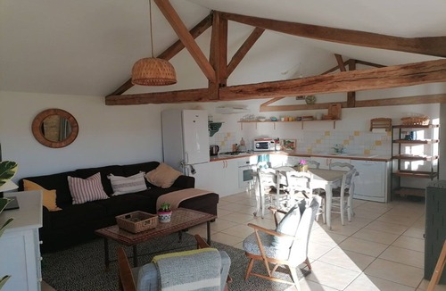 Saint-Ciers-sur-Bonnieure Cabin | A stone lodge set in the grounds of an old farmhouse in the Charente countryside