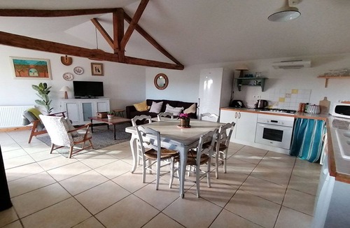 Saint-Ciers-sur-Bonnieure Cabin | A stone lodge set in the grounds of an old farmhouse in the Charente countryside