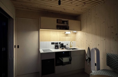 Berson Cabin | A unique & tranquil vineyard cabin nestled amongst the vines