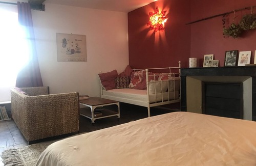 Piegut-Pluviers Bed & Breakfast | A valley in the heart of the village