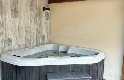 Arsac House | Accommodation with spa and private terrace