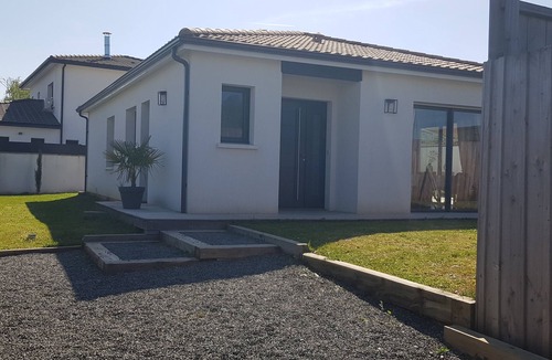 Saint-Medard-en-Jalles House | Adorable house with pool near BORDEAUX and ARCACHON/CAP FERRET beaches