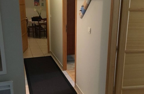 Port District Apartment | Agréable Appartement de 55 m2, Situé à 3mn à Pied de la Plage et 350m du Marché