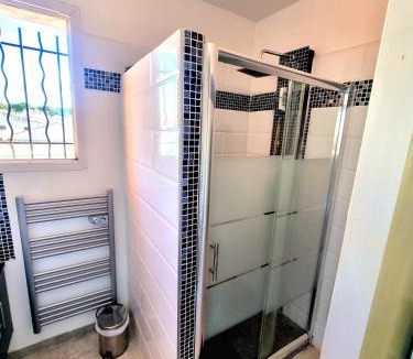 Rognac House | Agréable Villa pour 7 avec vue mer LOGEMENT ENTIER