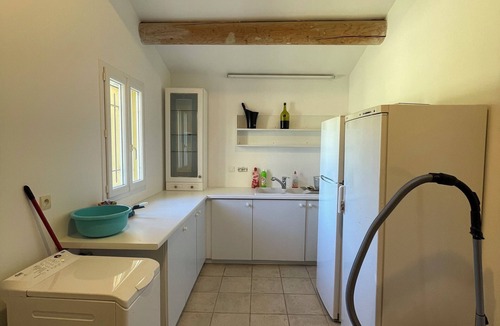 Beaumes-de-Venise Villa | Air-conditioned villa between vineyards and olive groves: 4 bedrooms and private pool