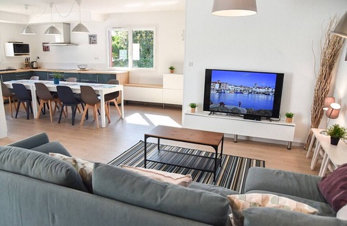 Saint-Jean-de-Luz House | Air-conditioned house for 12 people with swimming pool in Saint Jean De Luz