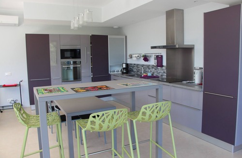 Carqueiranne Villa | air-conditioned villa, heated swimming pool nestled in an exceptional park.
