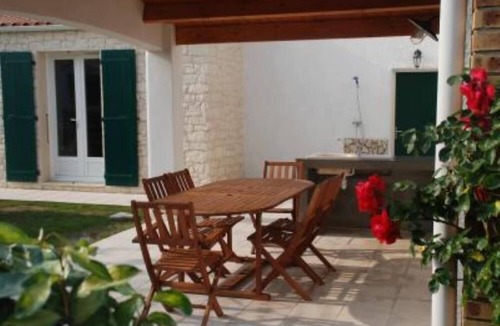 Saint-Georges-d'Oleron House | all comfort-calm-covered terrace with summer kitchen-Charger for electric car.
