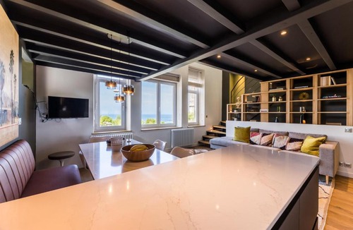 Biarritz City Centre Apartment | ALMA KEYWEEK Duplex apartment with terrace and ocean view in Biarritz