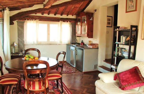 Lucca Historical Center House | Altana Panoramic