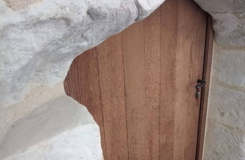 Monts-sur-Guesnes House | Aménagé dans le Château, le gîte Brilhac est accessible à tous