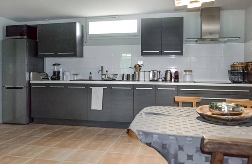 Leognan House | Amazing home in Léognan with sauna