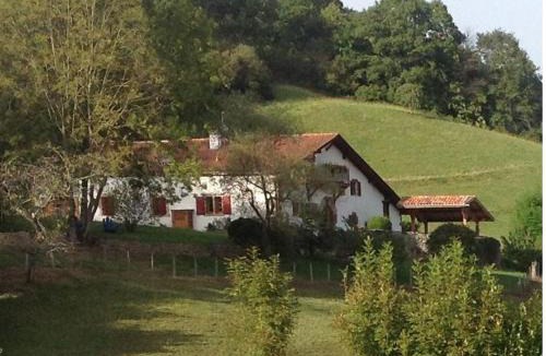 Saint-Etienne-de-Baigorry Bed & Breakfast | Ameztoia XVe siècle chambres d'hôtes Navarraises