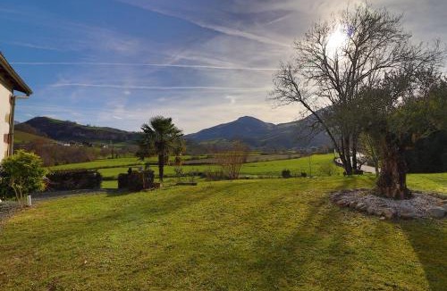 Saint-Etienne-de-Baigorry Bed & Breakfast | Ameztoia XVe siècle chambres d'hôtes Navarraises
