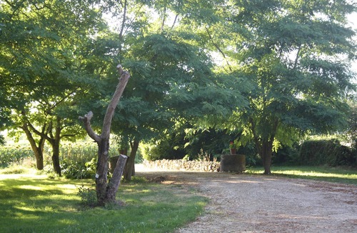 Duras Apartment | An Oasis Of Tranquillity. Wing of a lovely old house set in park-like grounds