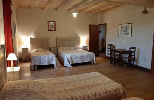 Lignieres-Sonneville House | Ancien Moulin Rénové avec Piscine et Jardin, Idéal Familles, Vignobles du Cognac - FR-1-653-88