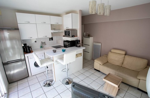 Anglet Apartment | ANGLET T2 Classified 3 * - Beaches/Forest, Comfortable, Terrace 25m2, Equip. baby