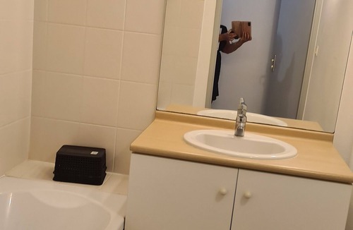 Cavignac Apartment | Apartement Tranquille res Sécurisée Zone Commerciale