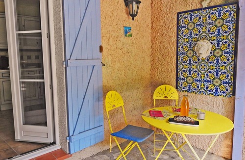 Les Restanques Apartment | Apartment 2 people N ° 3 located in a green setting.