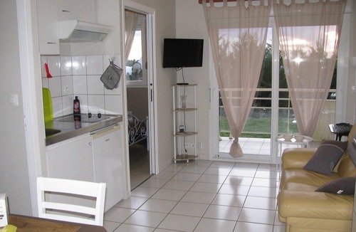 Jonzac Apartment | Apartment 800 m from the thermal baths 80 m Antilles JONZAC